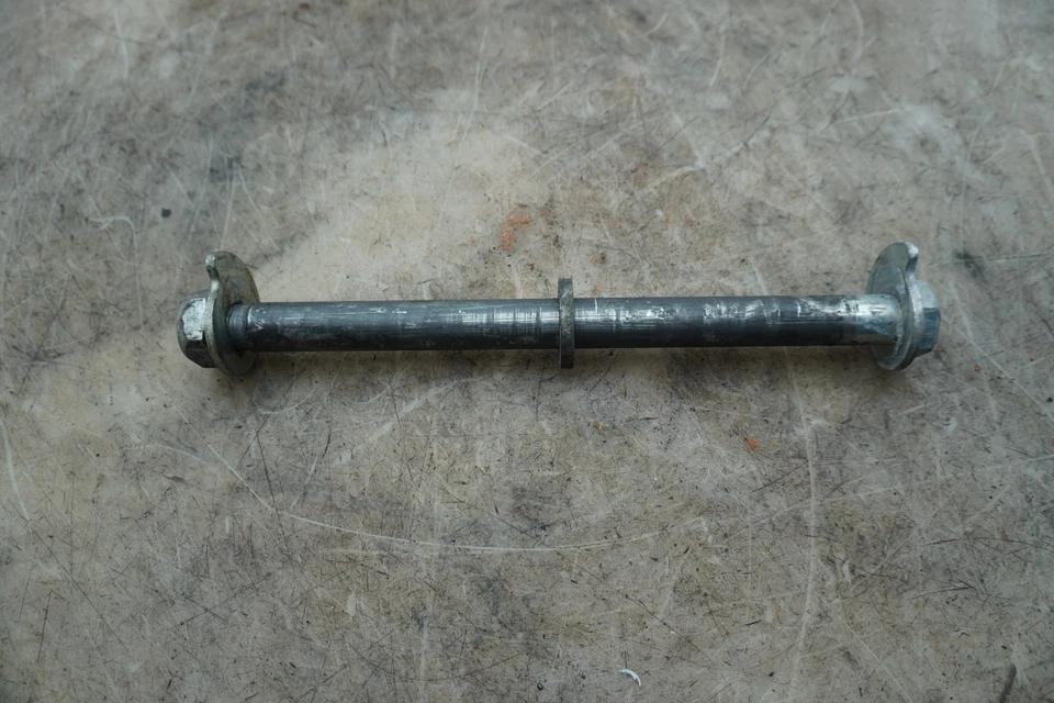 15 HARLEY DAVIDSON ROADKING REAR AXLE AND SHIM E-5582 - Изображение 1 из 4