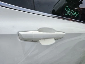 Manija exterior trasera del lado del pasajero Honda CR-V 2017-2022: BLANCA - Imagen 1 de 10