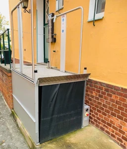 ROLLSTUHLLIFT PLATTFORMLIFT HUBLIFT TREPPENLIFT FAHRSTUHL AUFZUG HEBELIFT LIFT - Bild 1 von 5