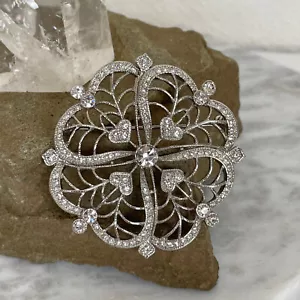 Spilla Vintage Elegante CUORE STRASS TRIFOGLIO Tono Argento Fiore Fantasia Cristallo Lg - Foto 1 di 5