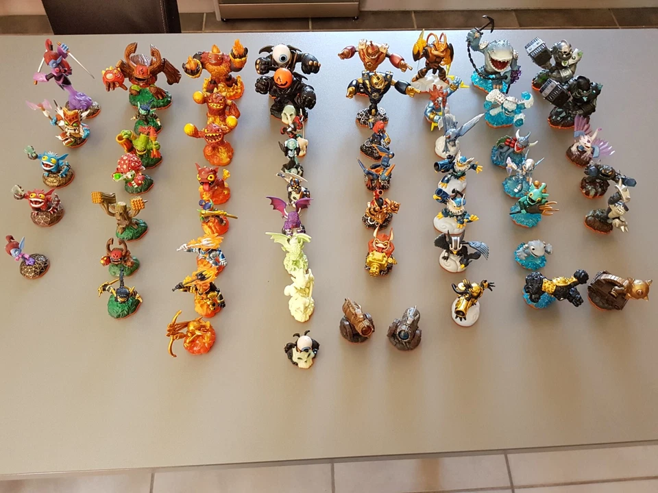 FIGURINES SKYLANDERS GIANTS >>>AU CHOIX<<< - Photo 1/1