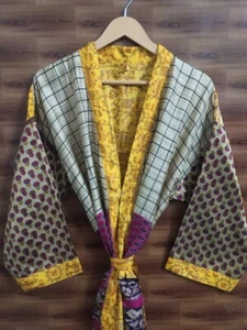 Bata kimono vintage india con retazos de seda multicolor para mujer - Imagen 1 de 9