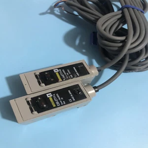 New In Box OMRON E3S-CT11 (E3S-CT11-D & E3S-CT11-L) Photoelectric Switch Sensor - Picture 1 of 5