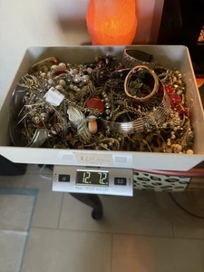 ¡Lote de joyas únicas usables para crear muchas artesanías artesanales de 11+ libras!!�� - Imagen 1 de 11