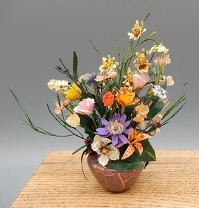 OOAK Sandra Henry fiori da parete in vaso ceramica casa delle bambole miniatura 1:12 - Foto 1 di 8