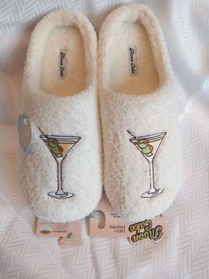 Dirty Martini Slippers Drink Olives White Moon Cake Women's 11 XL NEW - Image 1 of 4