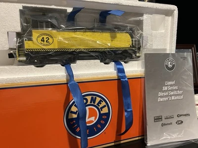 LIONEL 2233870 EMERY EXCLUSIVE PB&NE LEGACY SW1200 #42 MIB - Image 1 of 4
