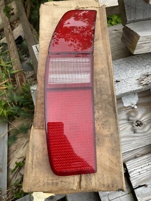 Lente de luz trasera izquierda Ford Country Sedán County Squire Station Wagon 1971 1972 nuevo de Lote Antiguo Foto 1 de 4