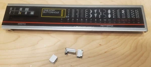 Singer Nähmaschine 6235 gebraucht Arbeitsteil Frontdeckstück + Tabs (LOC M6A11) - Bild 1 von 2