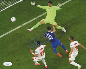 Foto firmada por Christian Pulisic de 8x10 con certificado de autenticidad JSA #AX07501 USMNT AC Milán - Imagen 1 de 2