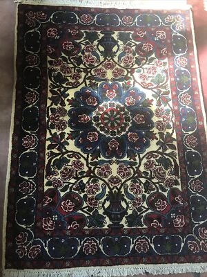 Hamedan - 3’5”x4’8” - Wool - Ivory Hand-Knotted - Area Rug - Oriental - Carpet - Image 1 of 4
