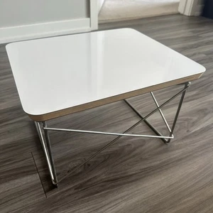 Herman Miller Eames Vintage 1990’s Wire Base Low Table with White Laminate Top - Bild 1 von 21