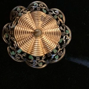 Soporte para bufanda vintage tonificado cobre con bordes festoneados de color verde - Imagen 1 de 3