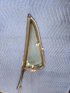 90 91 92 93 Dodge Ram D150-D350 1st gen passenger Vent glass window assembly RH - Picture 1 of 4