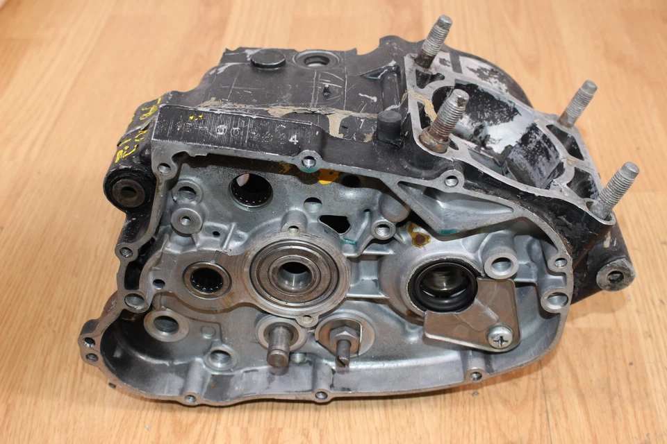 Yamaha YZ100 1978 carcasa de motor izquierda y derecha/carcasa de motor cárter Foto 1 de 4