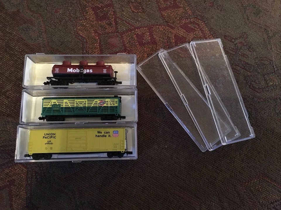 N Scale - Life Like Tanker, Stock Car & Evan 50’ - Image 1 of 4