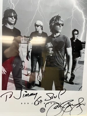 Hermosa foto autografiada de la banda de Jon Bon Jovi con sus días con el alma Foto 1 de 3