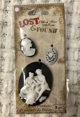 Contas de lua azul perdidas e encontradas ~ 3 berloques pingente camafeu de resina esculpida em preto e branco - Imagem 1 de 2