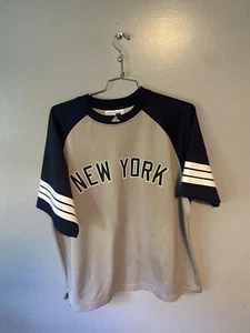 New York Yankees MLB Adidas Short Sleeve Sweatshirt Pullover Men's Size XL Blue - Picture 1 of 6