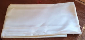 Hermosa tela satinada marfil/crema_ 1 yarda, 44" de ancho, peso pesado - Imagen 1 de 3