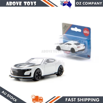 Siku Chevrolet Camaro blanco con capó negro modelo de vehículo fundido a presión juguete para niños Foto 1 de 4