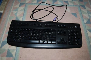 Logitech Y-SAF76 Tastatur  mit PS2 Anschluss - Bild 1 von 3