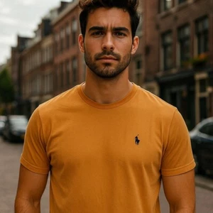 Camiseta Polo Ralph Lauren Cuello en V Calce Clásico Informal Camiseta Diaria Mediana - Imagen 1 de 6