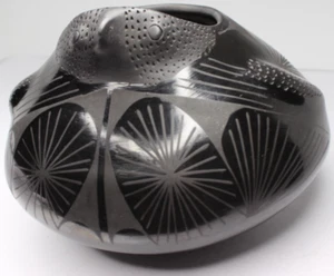 Jose L Quezada Native Mexico Black Bird Owl 8 in Wide 6 in Tall Signed Pottery - Picture 1 of 9