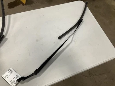 Brazo limpiaparabrisas TAURUS 2017 272120 Foto 1 de 4