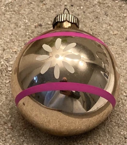 Vintage SHINY BRITE rosa gestreifte Schablone Blumen Quecksilber Glas Weihnachtsschmuck - Bild 1 von 4