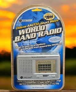 VINTAGE Lifelong Deluxe AM/FM 9 band World Band Radio Compact Design Antenna - Picture 1 of 1