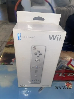Nintendo Wii Remote Controller Wiimote White - GENUINE/OFFICIAL, NEW Free Ship - Image 1 of 4