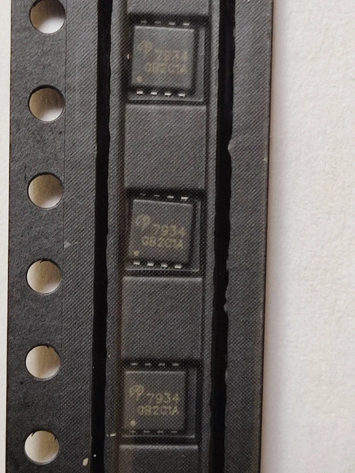 1pcs.  AON7934 A&O 2x N-Channel MOSFET 30V 12/14A 9/10W  DFN3x3 - Bild 1 von 1