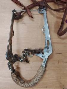 Brida Bosal Western Hackamore vintage - piezas de cuero y metal / tachuela de exhibición - Imagen 1 de 10