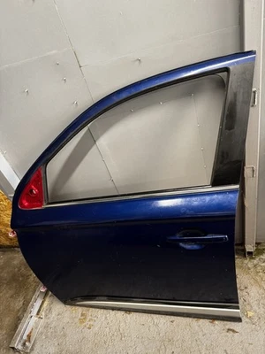 Mitsubishi Outlander 2020 Front Passenger Side Door W/out Wing Mirror - Image 1 of 4