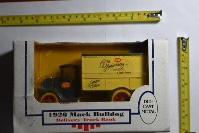 Nuevo en caja Ertl Die-Cast Bank 1991 *Camión de reparto Mack 26** 1:38 Foto 1 de 4