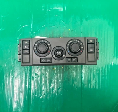 2005-2007 Land Rover LR3 AC Heater Climate Control - Image 1 of 4