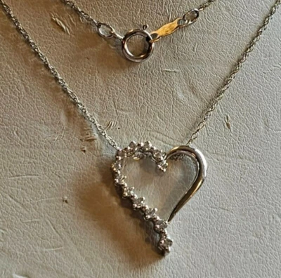 10k White Gold 0.25 Ct 1/4 Ctw Diamond Pendant Journey Heart Necklace 18" Chain - Image 1 of 4