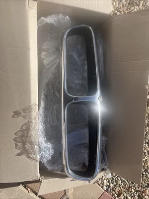 2004 Jaguar XJ8 Front Grille Grill Ships Only To California & Touching States - Image 1 of 4