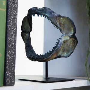 Megalodon Haikiefer handbemalt 3D Modell auf Ständer - Wohndeko Geschenke für Ihn - Bild 1 von 4