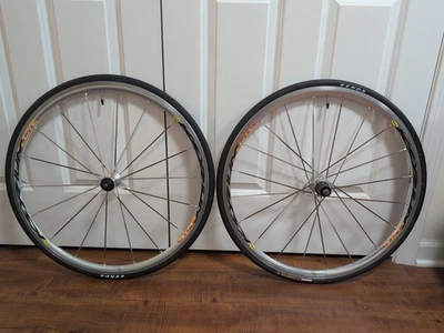 🚴Juego de ruedas de carretera Mavic Ksyrium Elite 650c 10-11 velocidades QR plateado🚴BUEN ESTADO🚴 Foto 1 de 4