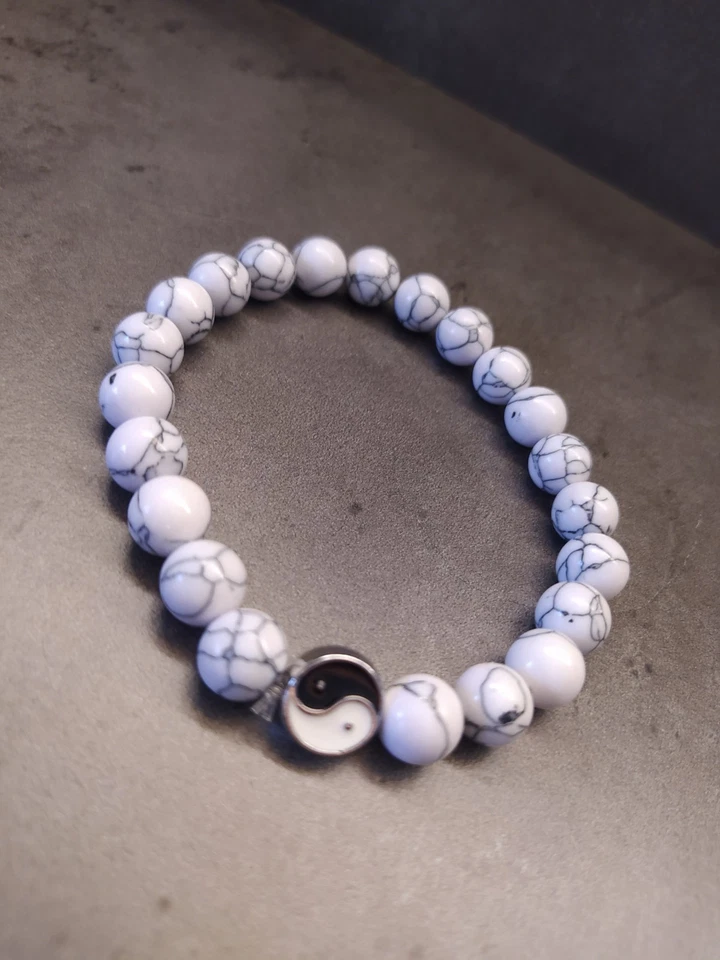 Armband "Yin Yang" Howlith Perlen, weiß/schwarz, flexibel - Bild 1 von 1