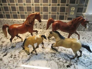 GREAT LOT OF 4 VINTAGE BREYER HORSES - LARGE - - Picture 1 of 6