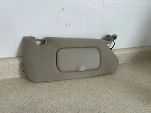 04-08 Chrysler Pacifica Parasol Pasajero Pantalla de Fábrica Gris con Iluminación OEM - Imagen 1 de 3