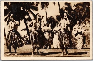 Vintage 1940s HAWAII Real Photo RPPC Postcard Hula Show / Girls in Grass Skirts - Picture 1 of 2