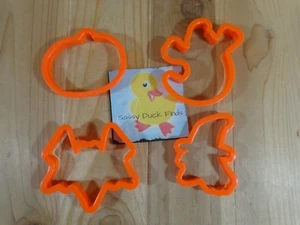 HALLOWEEN Cookie Cutters Set of 4 Orange Plastic 4" GHOST WITCH PUMPKIN BAT - Picture 1 of 3