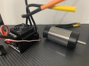 Combo de motor ESC sin escobillas WP-8BL100 3674 2450 KV 1/8 a radiocontrol para buggy de carretera 1/8 4S - Imagen 1 de 5