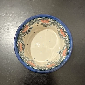 Plato de baratija de cerámica polaca Boleslaweic Ramekin puntos de fresa 3,75”x2” - Imagen 1 de 10