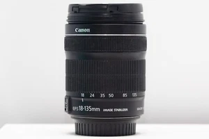 Canon Zoom Lens EF-S 18-135mm f/3.5-5.6 IS STM Good used condition w/covers - Picture 1 of 6
