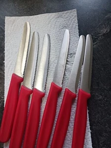 Victorinox Tomaten oder Brötchenmesser rot Stückpreis - Bild 1 von 3